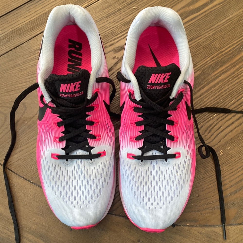 Womens nike zoom Pegasus 34. Only worn a couple times